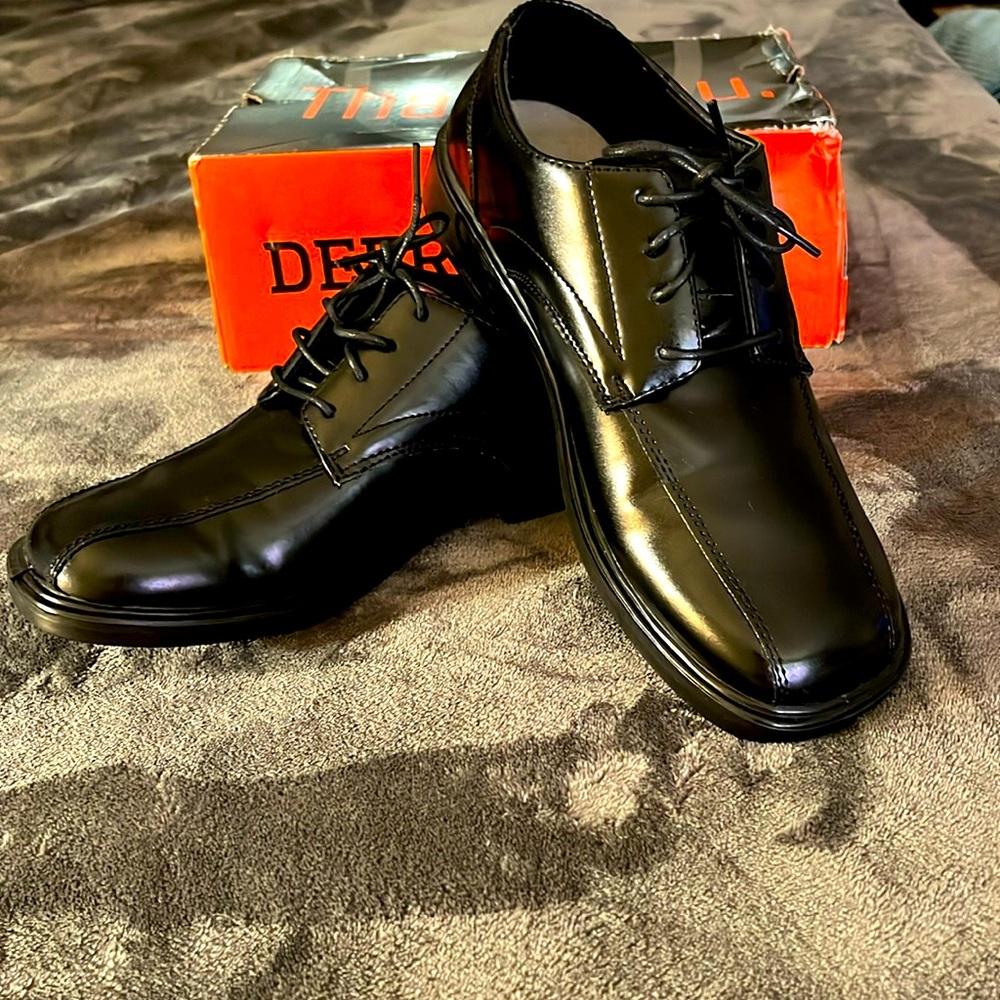 Deer Stags size 6 Gabe. Worn once. Like new